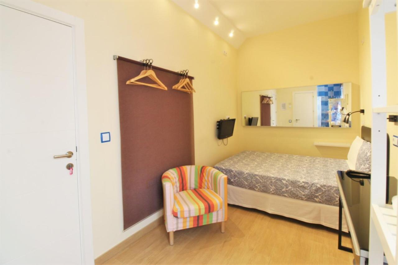 Hostal Arco Iris Мадрид Екстер'єр фото