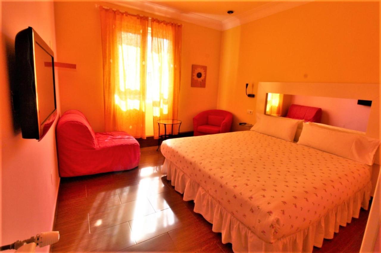 Hostal Arco Iris Мадрид Екстер'єр фото